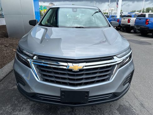 Used 2024 Chevrolet Equinox LS FWD image 2