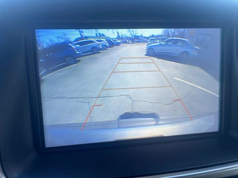 Used 2020 Chevrolet Suburban LT w/ Luxury Package image 9