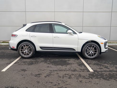 New 2026 Porsche Macan image 8