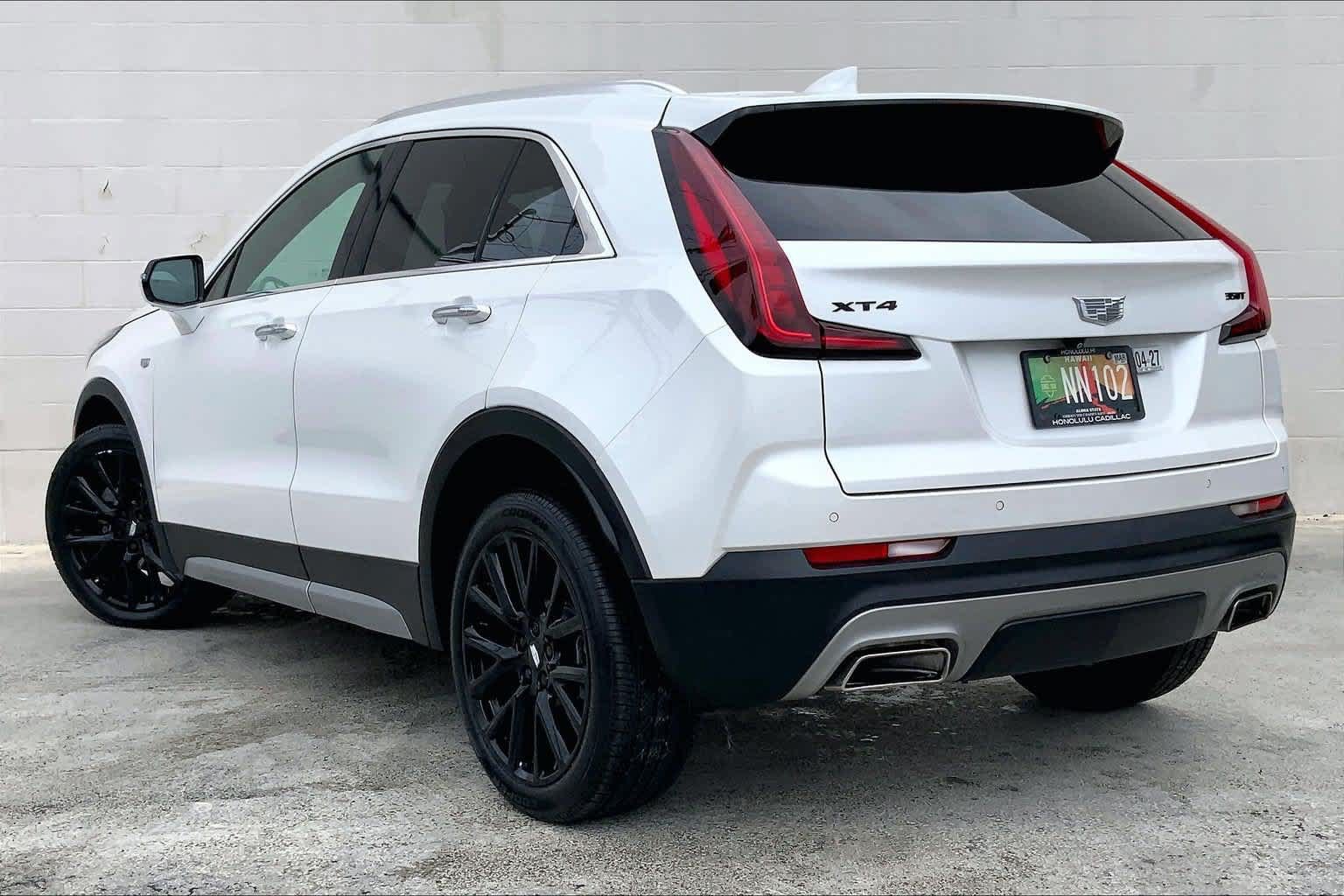 Used 2023 Cadillac XT4 Premium Luxury w/ LPO, Onyx Lite Package FWD image 4