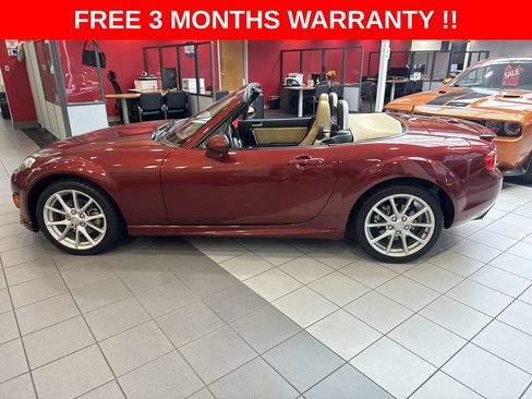 Used 2010 MAZDA MX-5 Miata Grand Touring w/ Premium Pkg RWD image 23