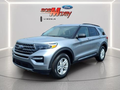 Used 2023 Ford Explorer XLT w/ Equipment Group 202A AWD/4WD image 1
