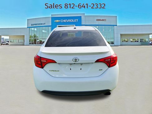 Used 2017 Toyota Corolla SE w/ SE Premium Package FWD image 6
