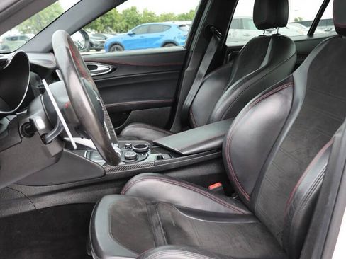 Used 2017 Alfa Romeo Giulia Quadrifoglio RWD image 13