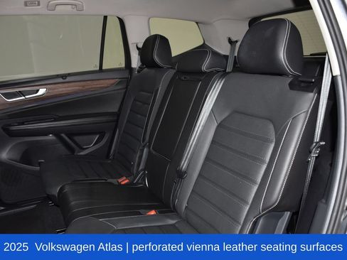 Used 2025 Volkswagen Atlas SEL AWD/4WD image 29