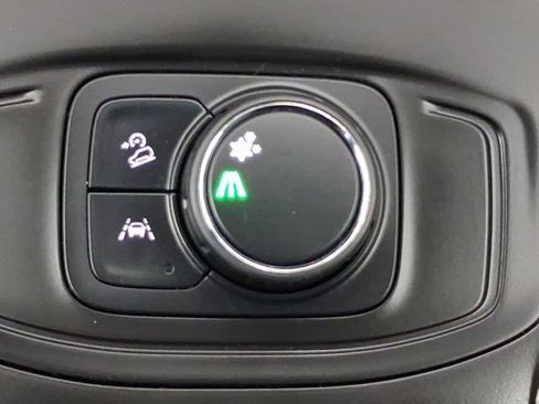 Used 2024 GMC Terrain SLE w/ Elevation Edition FWD image 32