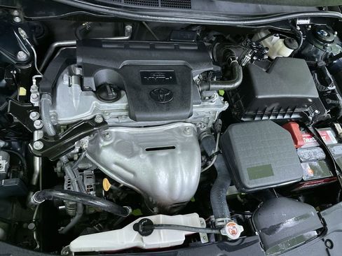 Used 2017 Toyota Camry SE image 29