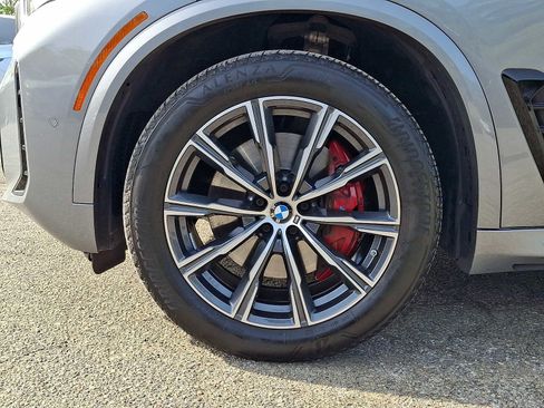 Certified 2024 BMW X5 xDrive40i w/ M Sport Package AWD/4WD image 8