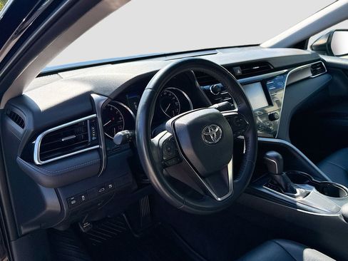 Used 2018 Toyota Camry SE w/ Moonroof Package FWD image 20