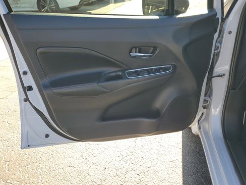 Certified 2023 Nissan Versa SR w/ Trunk Package image 17