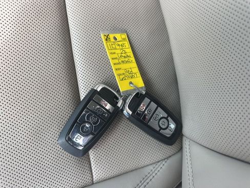 Used 2022 Lincoln Corsair AWD w/ Premium Package image 34