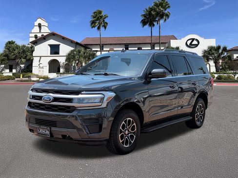 Used 2022 Ford Expedition XLT AWD/4WD image 5