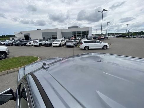 Used 2022 GMC Sierra 1500 SLT w/ SLT Premium Plus Package AWD/4WD image 4