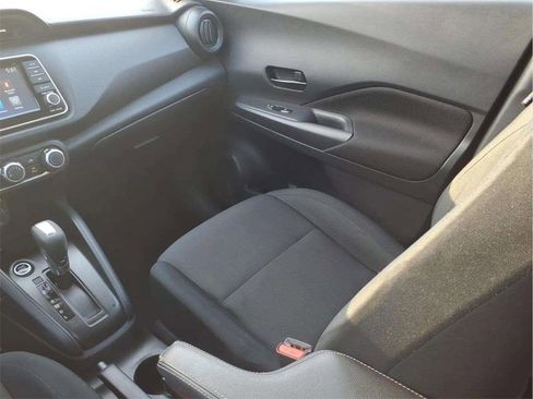 Used 2024 Nissan Kicks S image 12