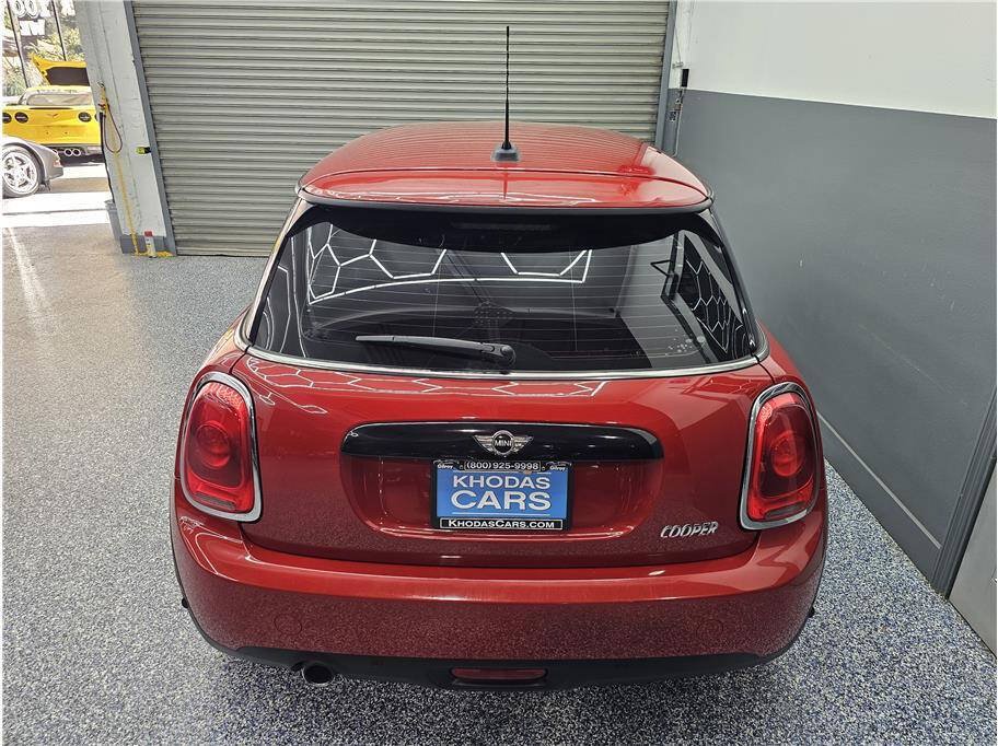 Used 2018 MINI Cooper 2-Door Hardtop FWD image 4