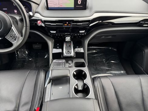 Used 2024 Acura MDX SH-AWD w/ Technology Package image 16