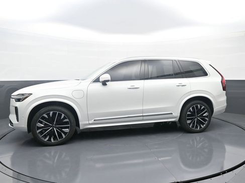 Used 2025 Volvo XC90 T8 Ultra w/ Protection Package image 4