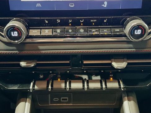 New 2025 Chevrolet Colorado Z71 image 13