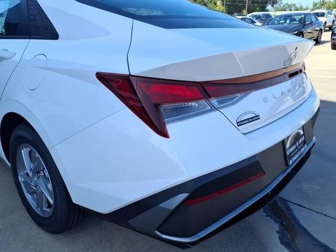New 2026 Hyundai Elantra SE FWD image 20