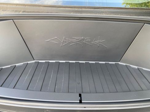 Used 2025 Tesla Cybertruck AWD Crew Cab image 8