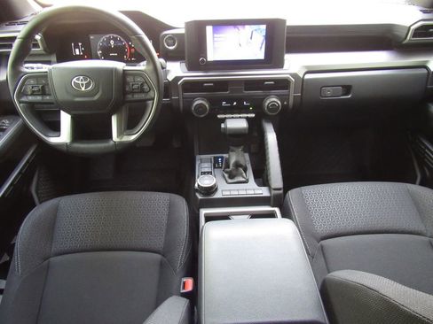 Used 2025 Toyota 4Runner SR5 AWD/4WD image 28