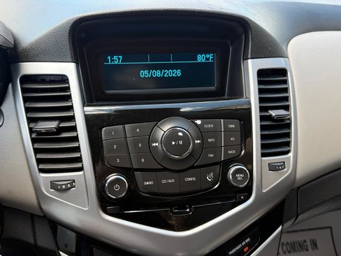 Used 2014 Chevrolet Cruze LS FWD image 22