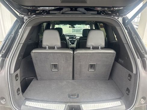 Used 2025 Cadillac XT6 Premium Luxury image 5