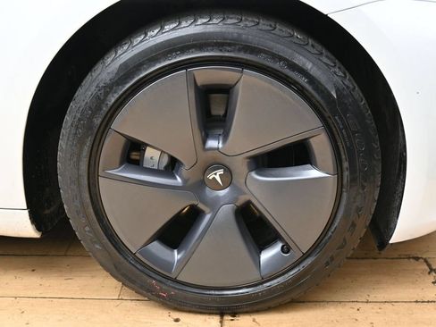 Used 2023 Tesla Model 3 Standard Range RWD image 16