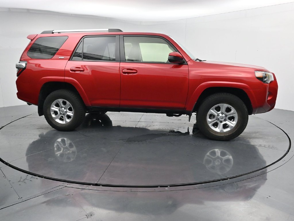 Used 2024 Toyota 4Runner SR5 AWD/4WD image 9