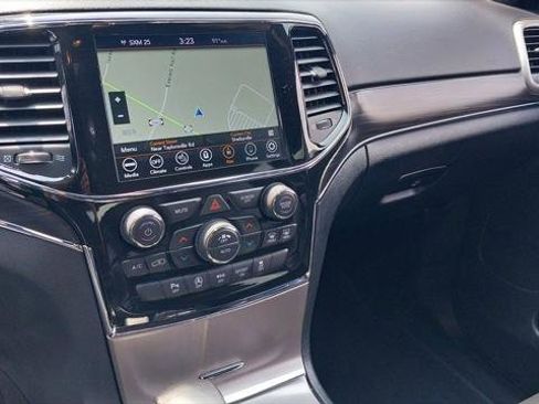 Used 2022 Jeep Grand Cherokee Limited image 27