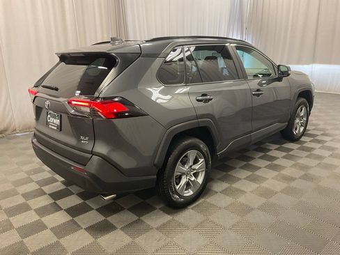 Used 2025 Toyota RAV4 XLE AWD/4WD image 2
