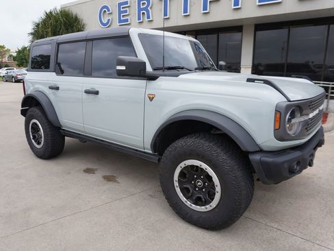 Used 2023 Ford Bronco Badlands AWD/4WD image 1