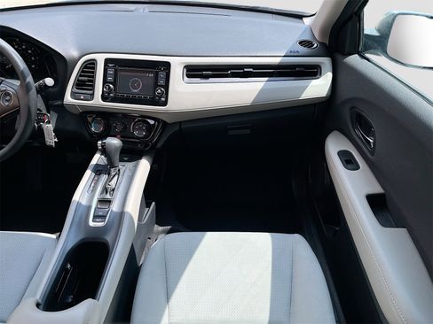 Used 2019 Honda HR-V LX image 21