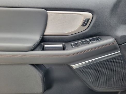 New 2025 Ford Expedition Active image 17