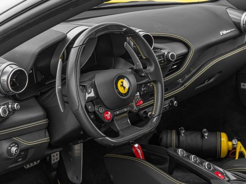 Used 2021 Ferrari F8 Tributo image 4