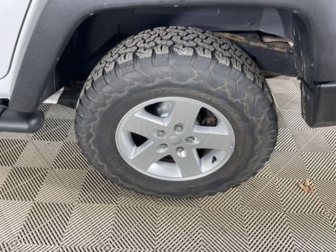 Used 2018 Jeep Wrangler Unlimited Sport S AWD/4WD image 19