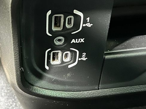 Used 2024 RAM 2500 Laramie AWD/4WD image 37