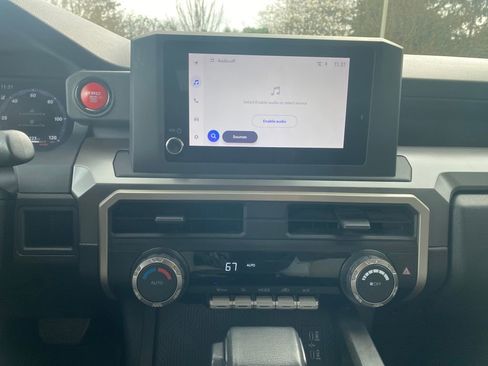 Used 2024 Toyota Tacoma TRD Off-Road image 44