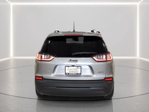 Used 2019 Jeep Cherokee Latitude Plus w/ Comfort/Convenience Group AWD/4WD image 25