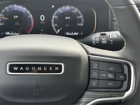 Used 2024 Jeep Wagoneer L Series II w/ Flexible Seating Group image 27