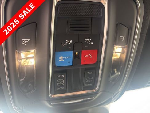 New 2025 Jeep Grand Cherokee Laredo X AWD/4WD image 17