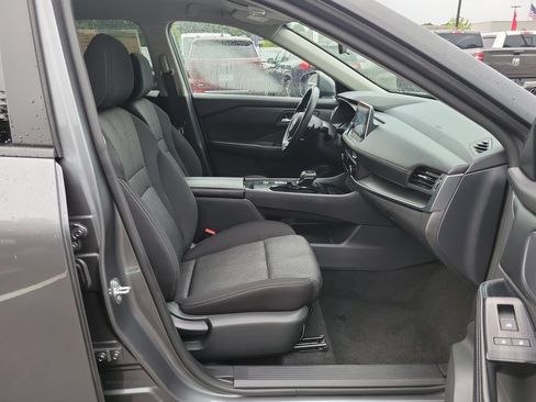 Used 2024 Nissan Rogue SV FWD image 37