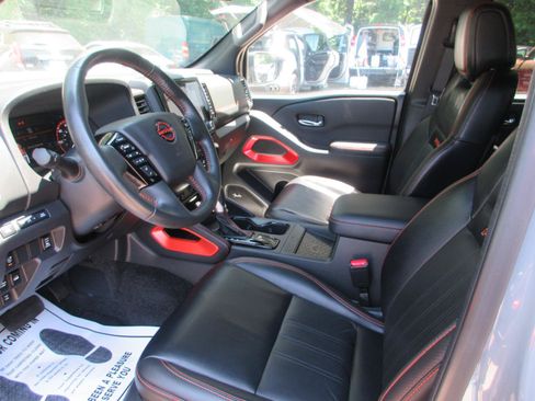 Used 2023 Nissan Frontier PRO-4X w/ Pro-4X Premium Package AWD/4WD image 13