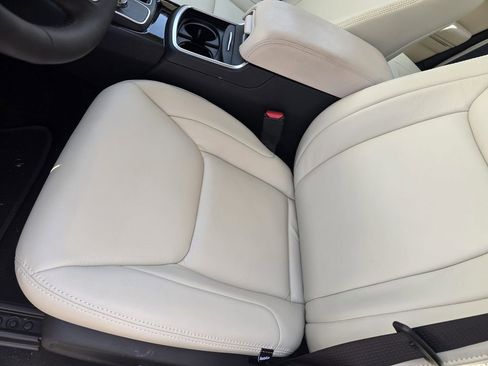 Used 2023 Chrysler 300 Touring w/ Sport Appearance Package image 26