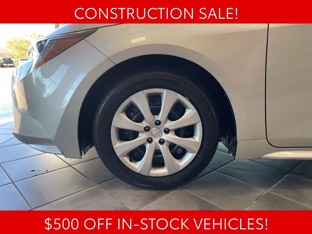 Used 2025 Toyota Corolla LE FWD image 15