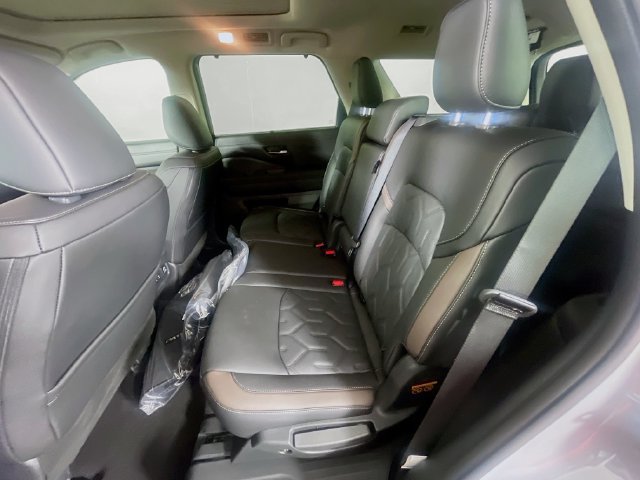 New 2026 Nissan Pathfinder Platinum w/ Cargo Package FWD image 14