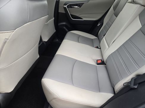 Used 2023 Toyota RAV4 XLE Premium image 33