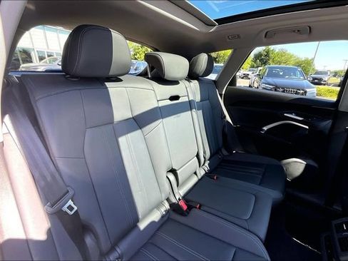 Used 2025 Audi Q5 Premium w/ Convenience Package AWD/4WD image 25