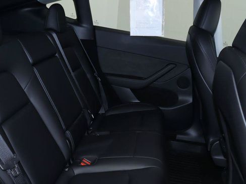 Used 2023 Tesla Model Y Long Range AWD/4WD image 24
