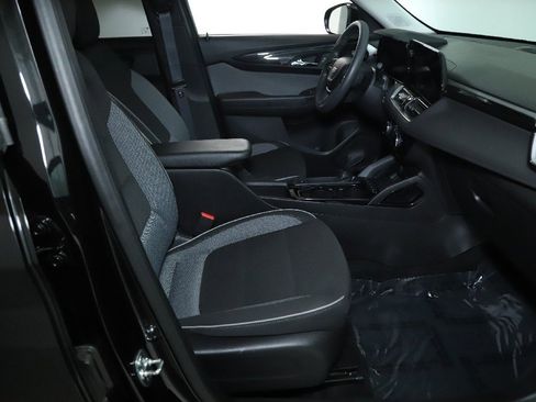 Used 2025 Chevrolet TrailBlazer LT image 34